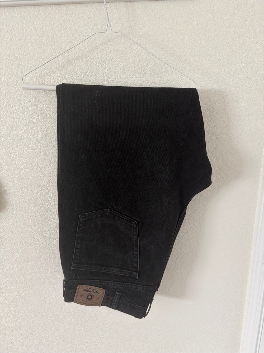 Wrangler Men's Relaxed Jeans in Black